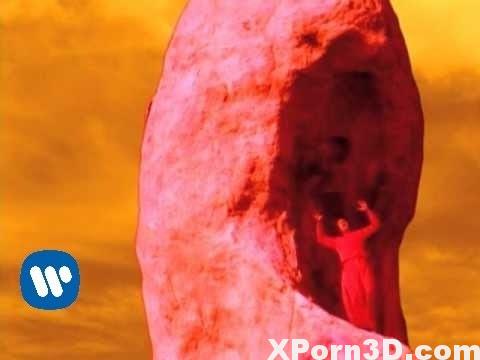 Purple Sizzling Chili Peppers – Breaking The Lady [Official Music Video]