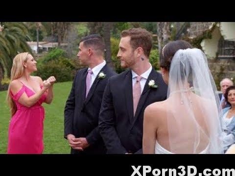 Curb Your Enthusiasm – Huge tits are distracting at Sammi's wedding ceremony